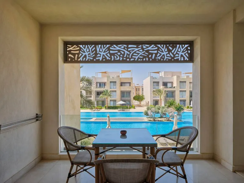 Pool-View Two-Bedroom with Private Entrance, photo 4