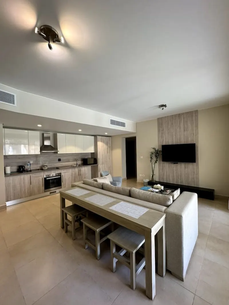 Quiet One-Bedroom Pool View with Garden, photo 6