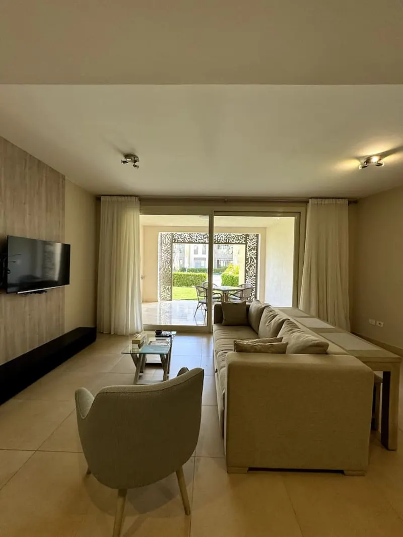 Quiet One-Bedroom Pool View with Garden, photo 8
