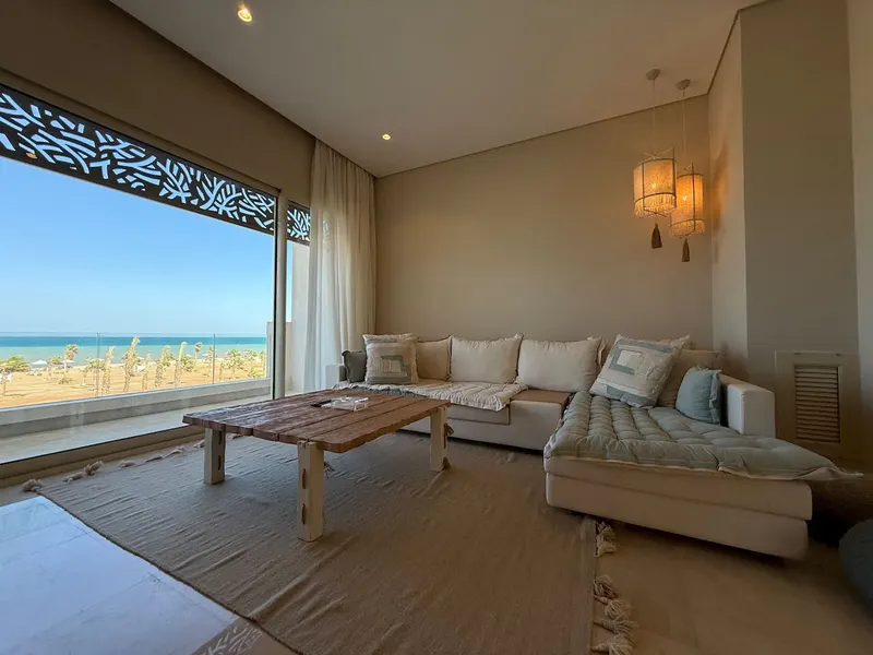 Six-Bedroom Private Villa with Jacuzzi and Rooftop