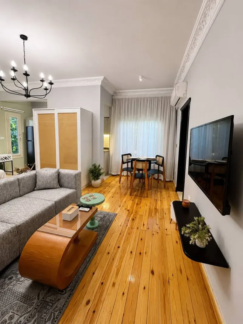 Studio with Dining for Three and Shared Terrace