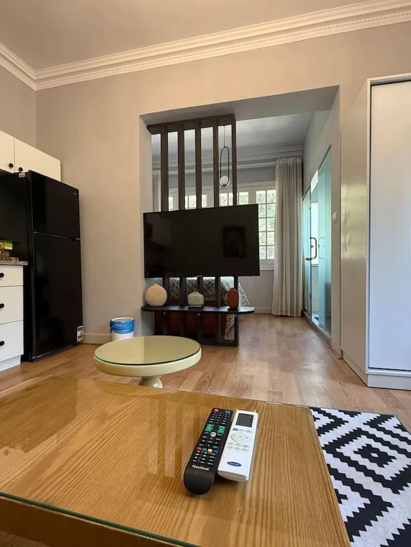 Studio with Queen Bed, Workspace and Social Lounge, photo 7