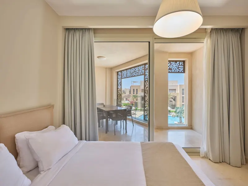 Three-Bedroom Pool View with Private Roof Terrace