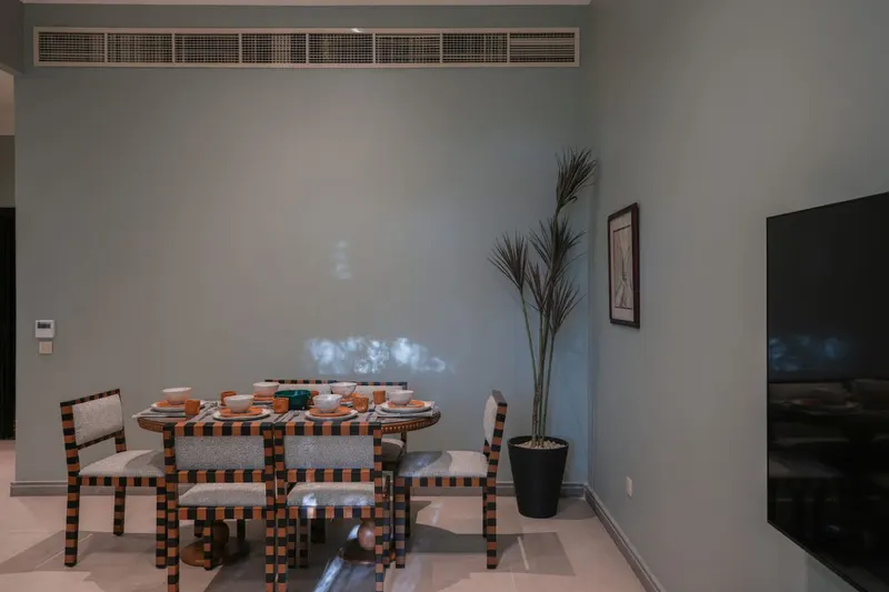 Three-Bedroom with Large Windows and Pool Access, photo 7