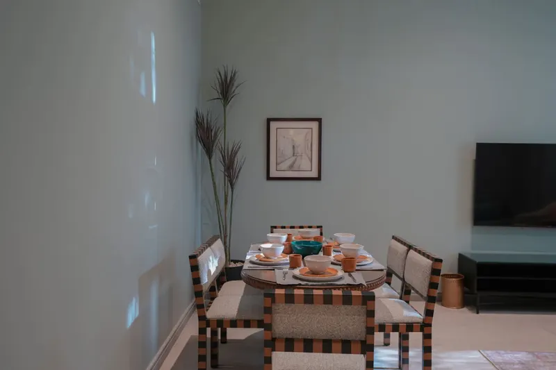 Three-Bedroom with Large Windows and Pool Access, photo 8