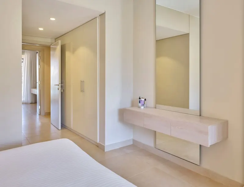 Two-Bedroom Partial Pool View with Roof and Breakfast, photo 7
