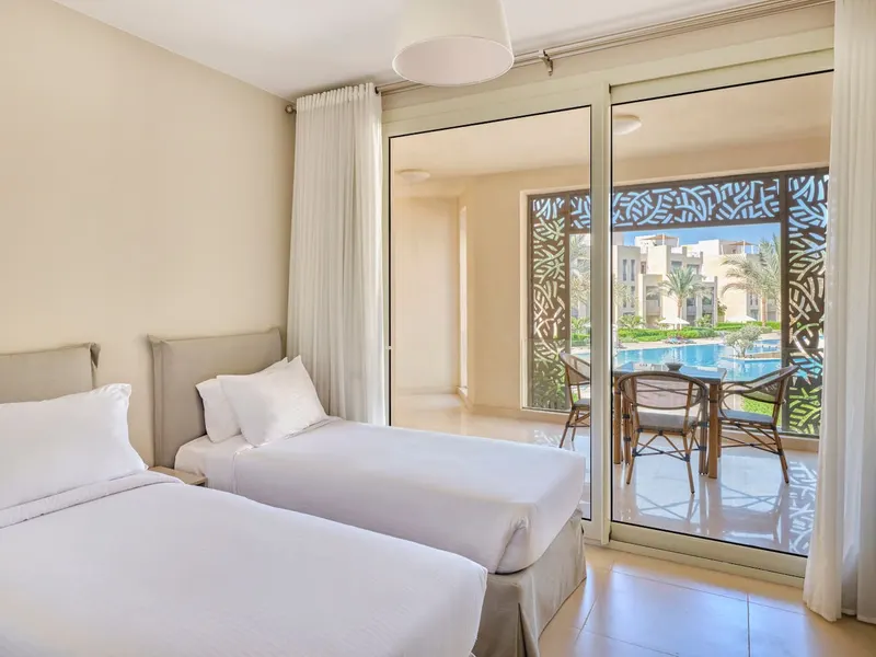 Two-Bedroom Partial Pool View with Roof and Breakfast, photo 8