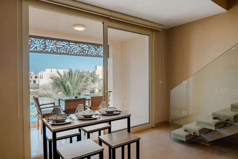Two-Bedroom Pool View with Rooftop and Laundry, photo 5