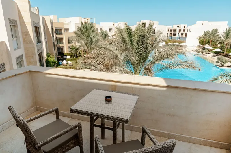 Two-Bedroom Pool View with Rooftop and Laundry, photo 6