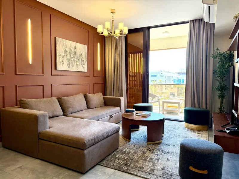 Two-Bedroom with Balcony and L-Shaped Sofa, photo 3