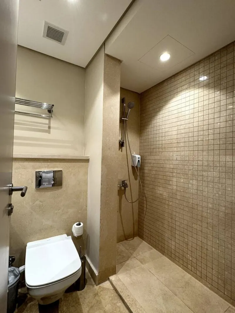 Two-Bedroom with Garden and Partial Pool View, photo 5