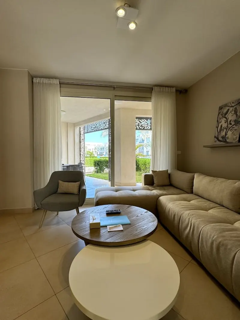 Two-Bedroom with Garden and Partial Pool View, photo 7