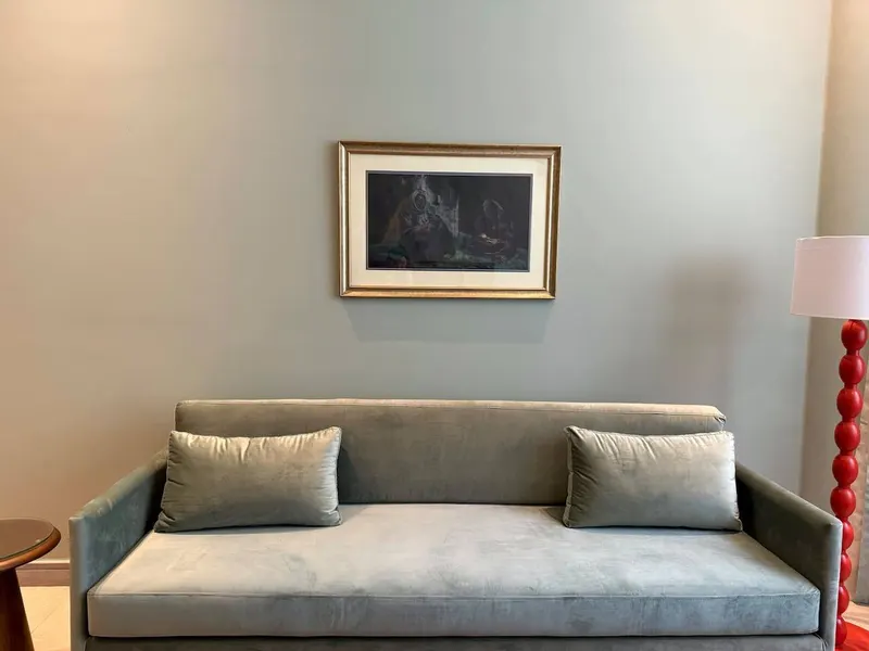 Two-Bedroom with Two Double Beds and Bright Windows, photo 8