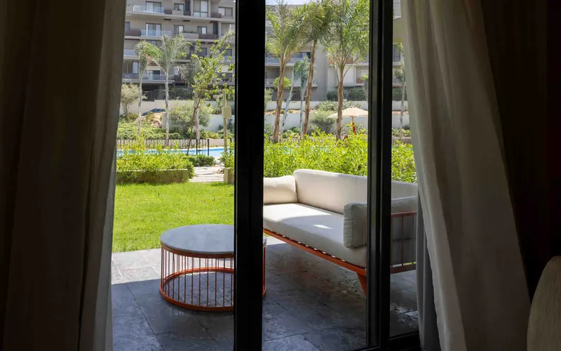 Modern Studio Pool View — photo 2