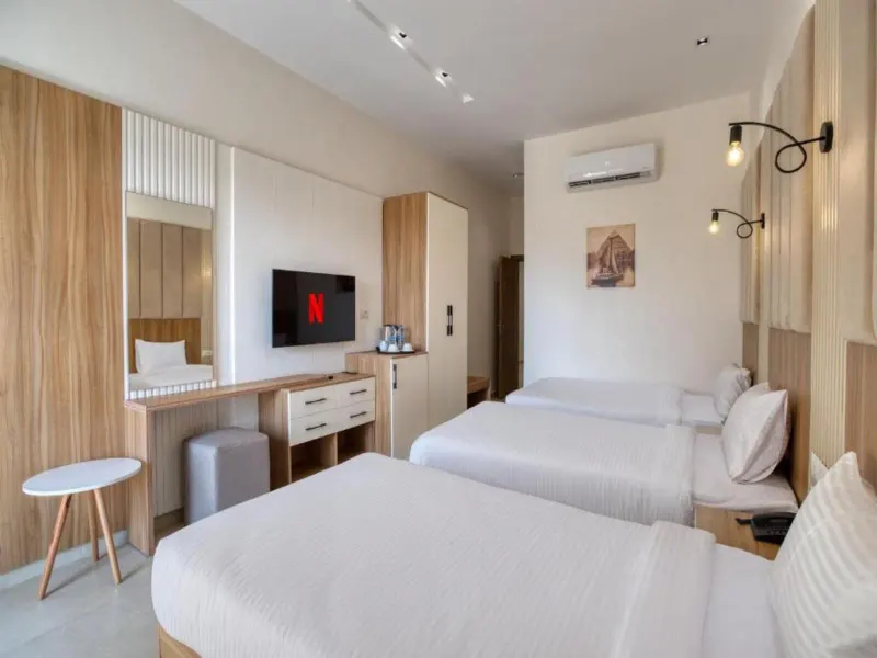 Deluxe Triple Room with Pyramids View — Mazar Pyramids Hotel, photo 2