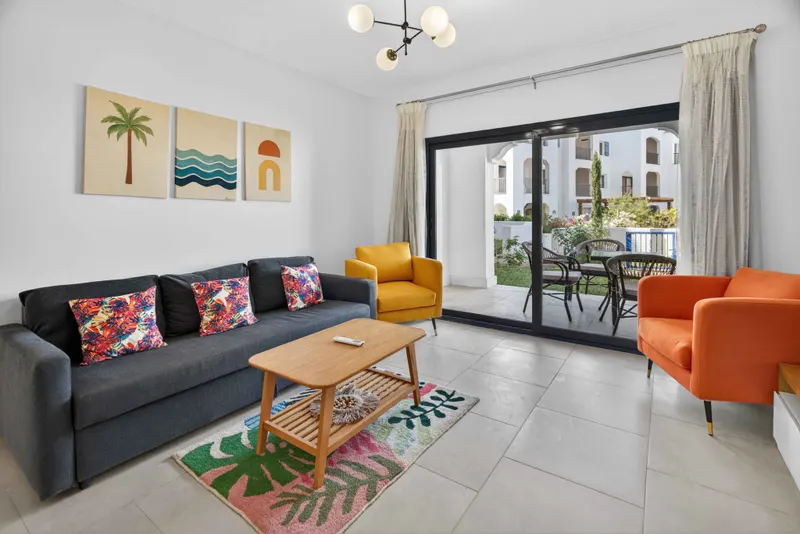 Modern 1BDR with Garden · Greek — photo 4