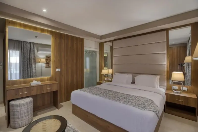 Junior Suite with Balcony and Pyramids view — Nozol Pyramids Hotel & Spa