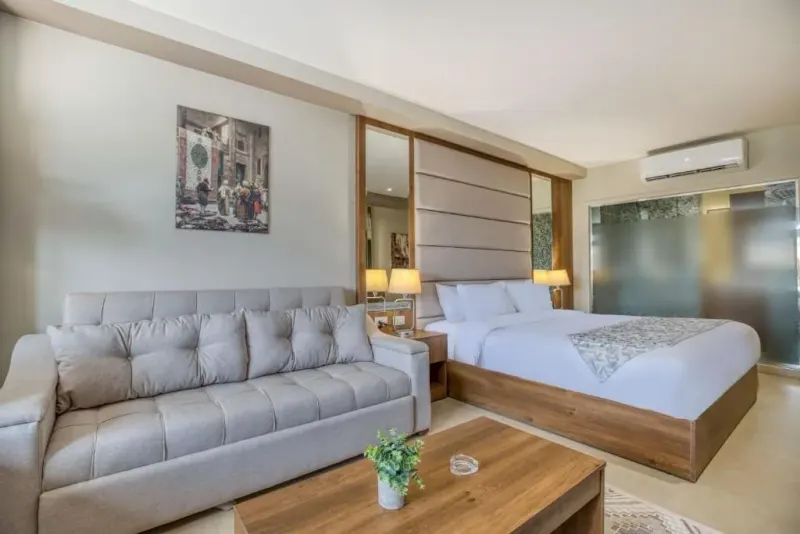 Junior Suite with Jacuzzi — Nozol Pyramids Hotel & Spa, photo 2