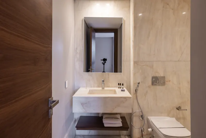 3-Bedroom Apart with Garden Views & Balcony SF — photo 3