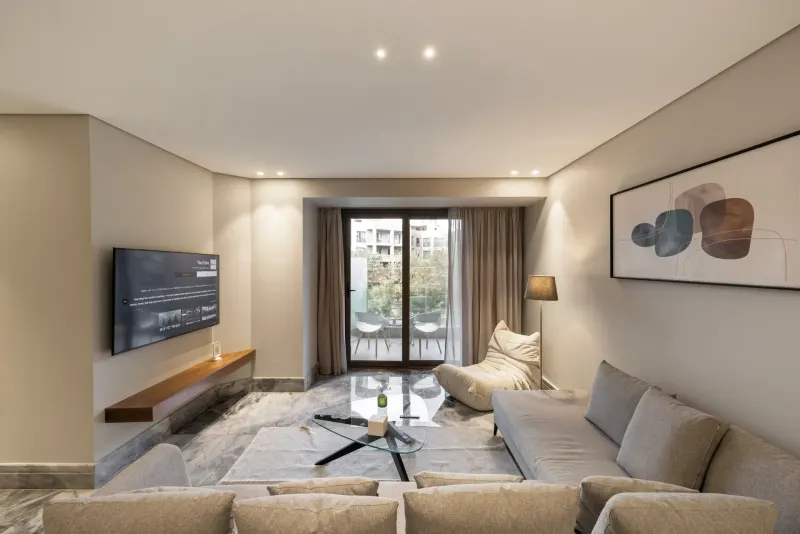 3-Bedroom Apart with Garden Views & Balcony SF, photo 8