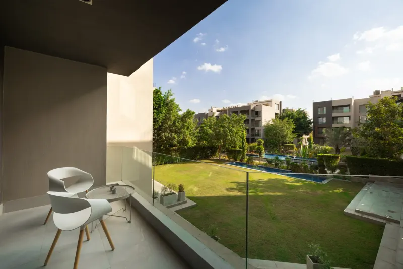 Monochrome - 2 Bed - Garden View - SF, photo 2