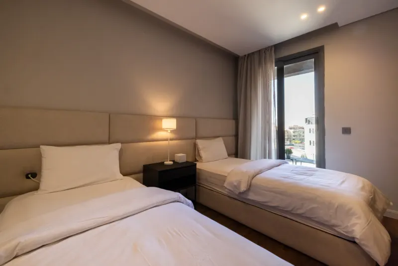 Monochrome - 2 Bed - Garden View - SF, photo 7