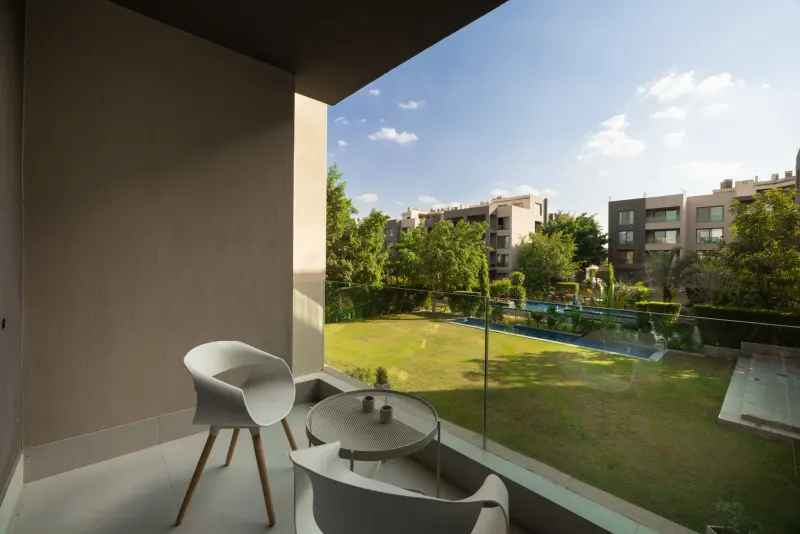 Monochrome - 2 Bedroom - Garden View - FF, photo 2