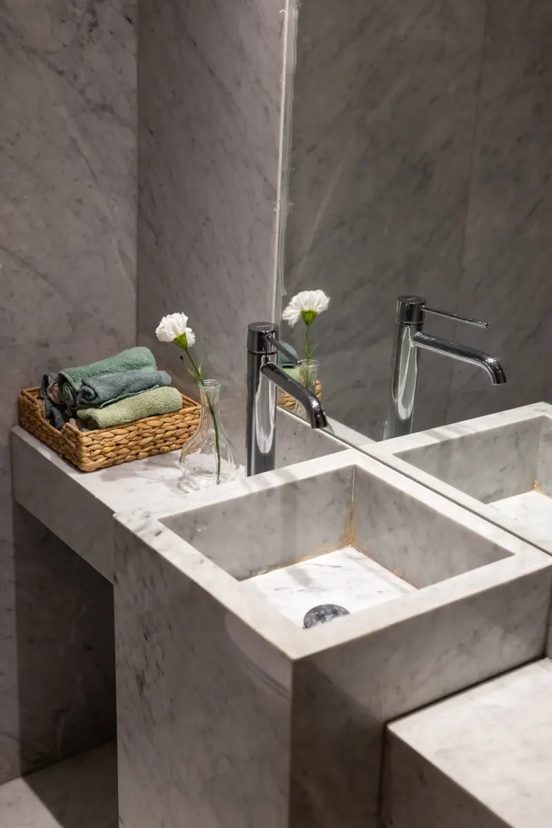 Monochrome - Two Bed - Pool / Garden Access - GF, photo 6