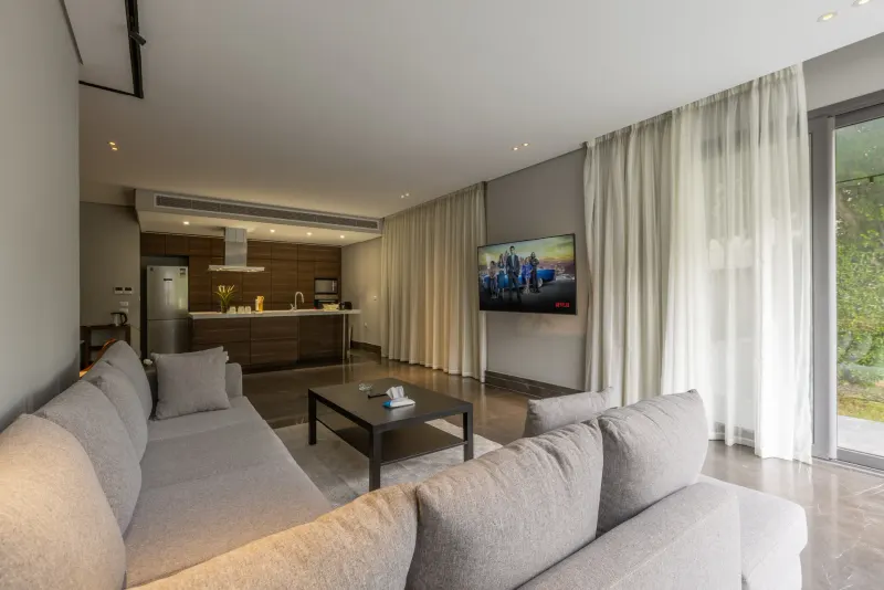 Private Pool - 3 Bed Serviced Apart GF @ Silver Palm, photo 3