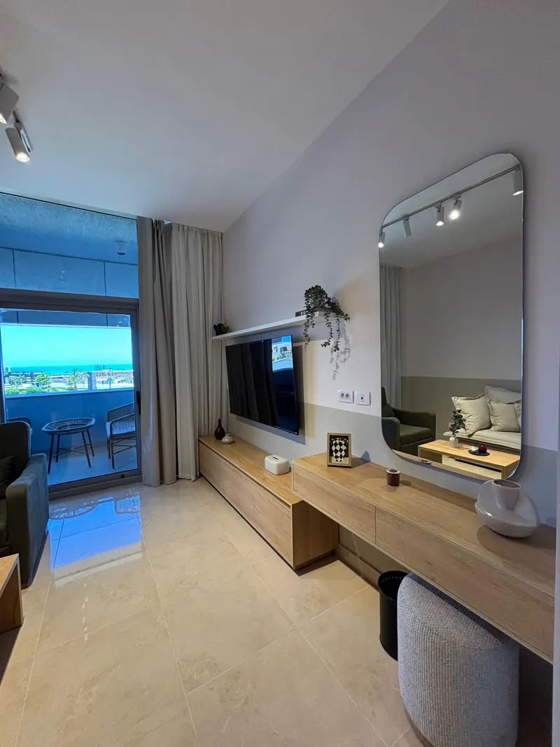 Studio Pool & Sea view | City Edge — photo 4