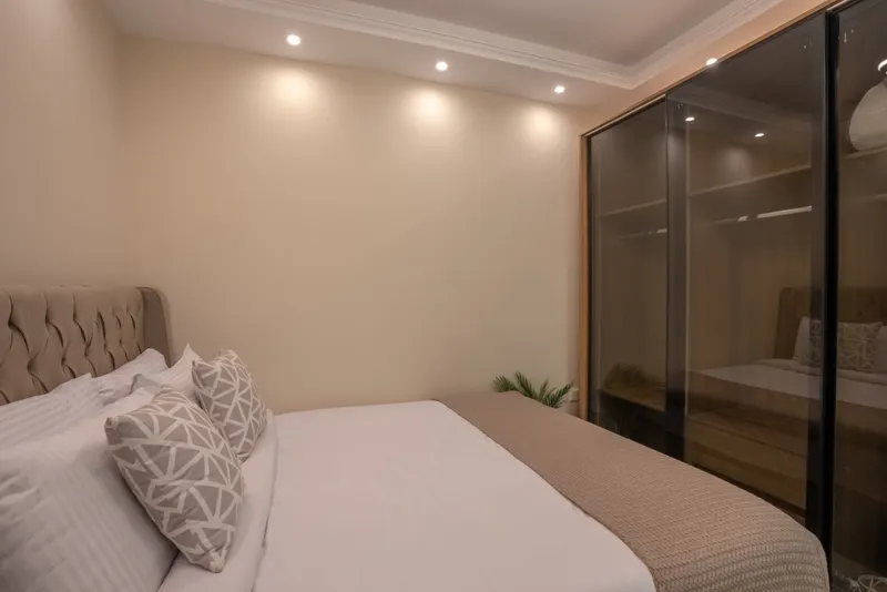 Cobalt & Taupe Apartment — 2-Bedroom, Madinaty, photo 6