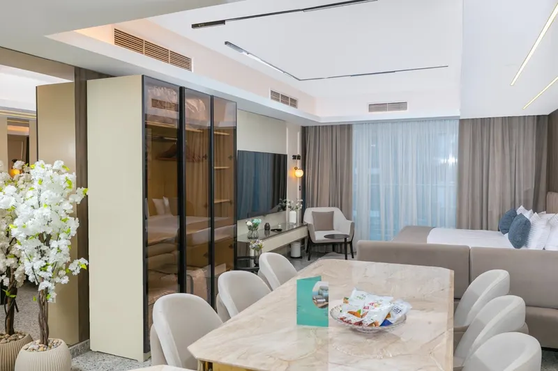Floor 19 Kitchen & Dining — Suite, Maadi, photo 4
