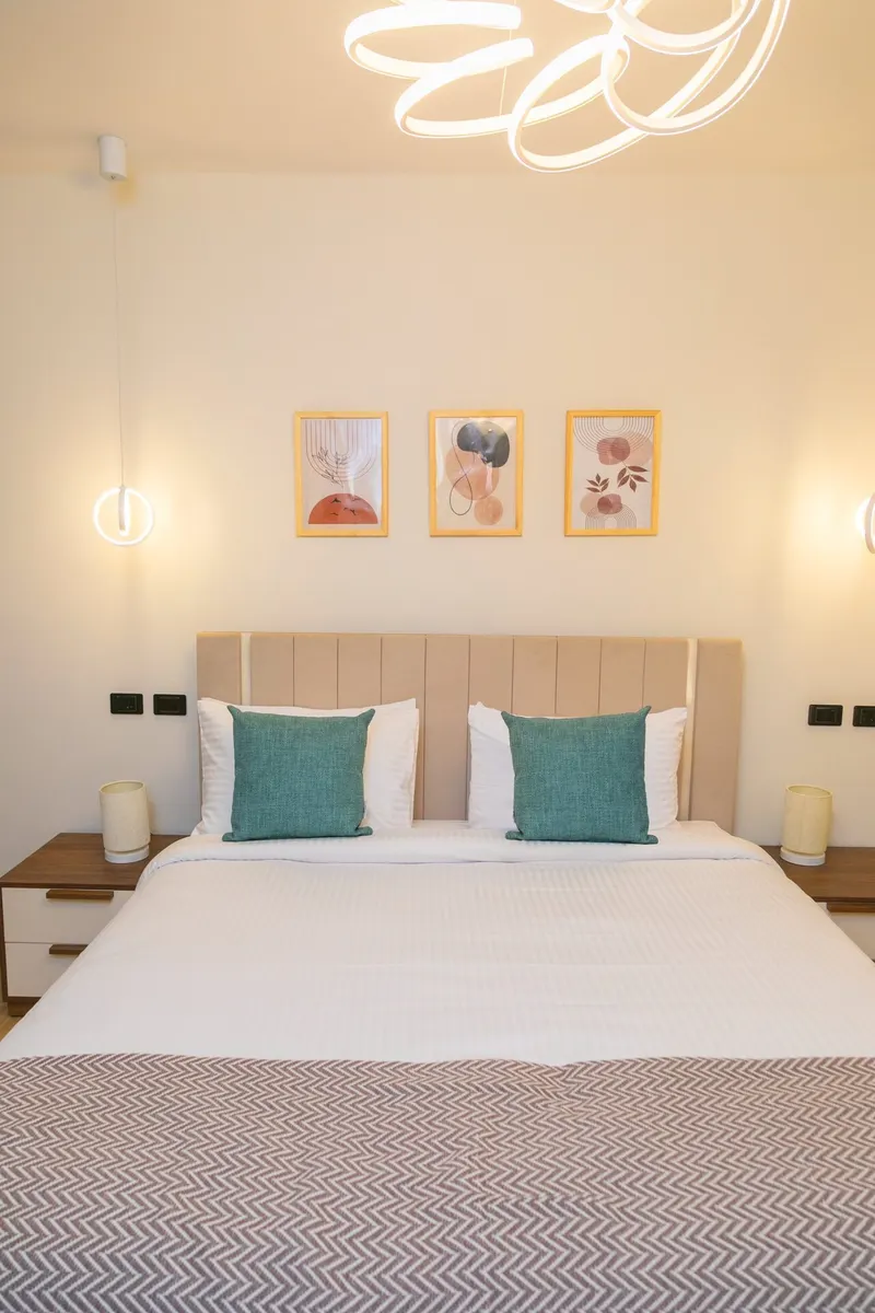 Sunburst & Teal — 2-Bedroom, Al Rehab, photo 4