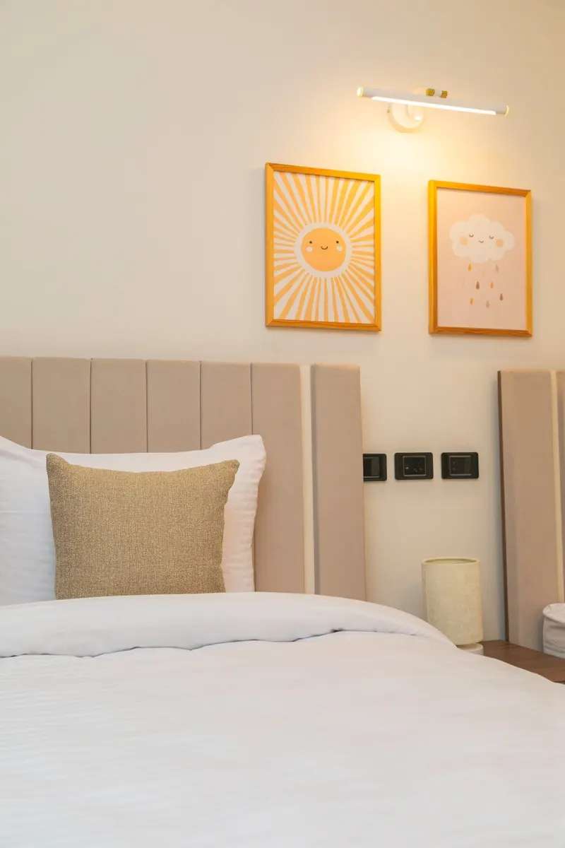 Sunburst & Teal — 2-Bedroom, Al Rehab, photo 6