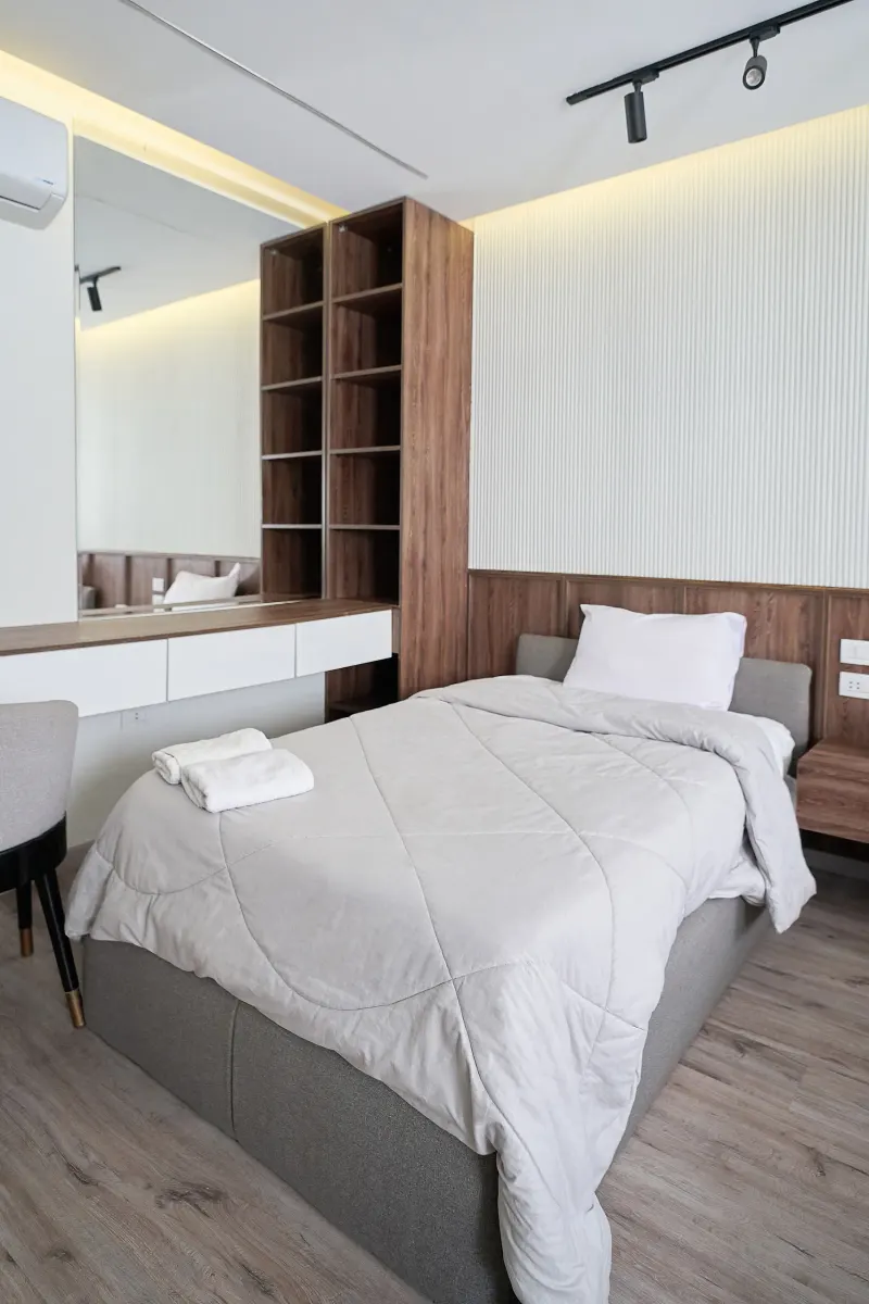 The Artsy Home — 2BR at Lake View Residence — photo 6