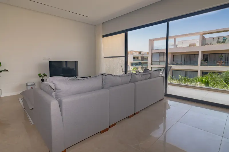 The Residence — 2BR at Lake View Residence — photo 2