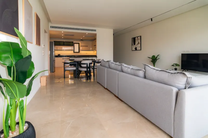 The Residence — 2BR at Lake View Residence — photo 3