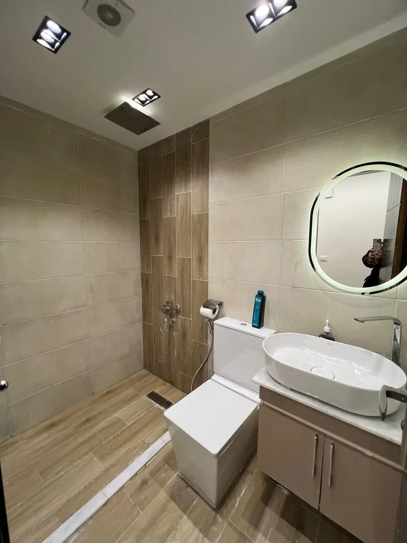 Twin-Bed Nile Balcony Studio (ES9) — Studio, Downtown, photo 5