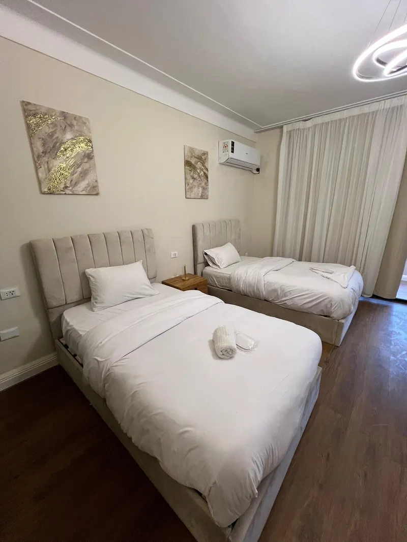 Twin-Bed Nile Balcony Studio (ES9) — Studio, Downtown, photo 8