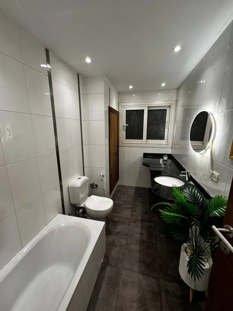High-Floor Nile Balcony — 3-Bedroom, Maadi, photo 3