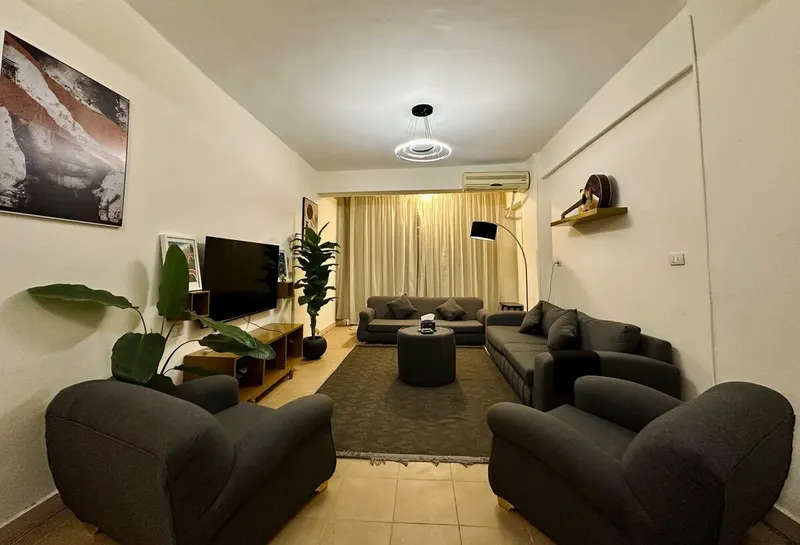 Charcoal Lounge & Dining Flat — 2-Bedroom, Zamalek, photo 6