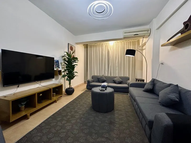 Charcoal Lounge & Dining Flat — 2-Bedroom, Zamalek, photo 8