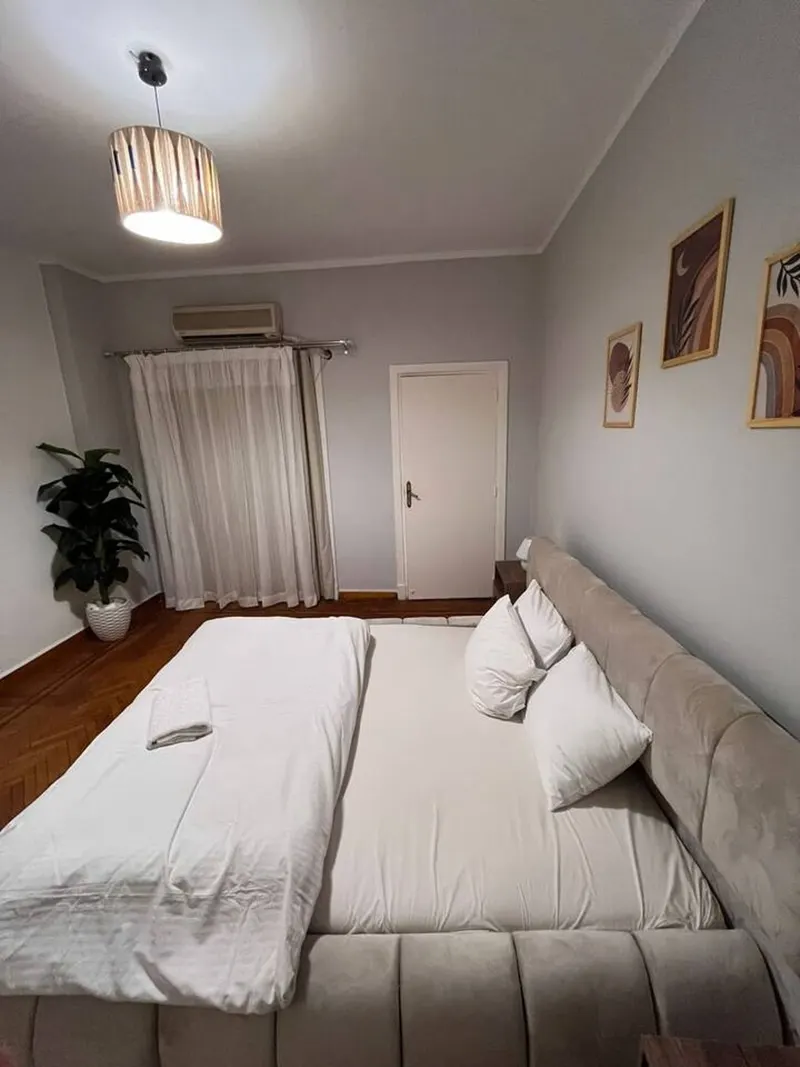 Soft Grey Parquet Home — 3-Bedroom, Zamalek, photo 3