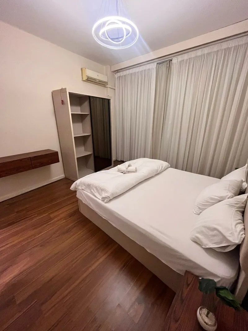 Sheer Curtains & Walnut Floors — 3-Bedroom, Zamalek, photo 2