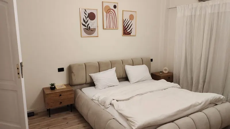 Terracotta Prints Balcony Flat — 2-Bedroom, Zamalek, photo 3