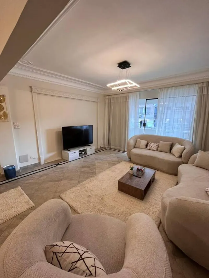 Classic Mouldings by the Nile — 3-Bedroom, Zamalek, photo 4