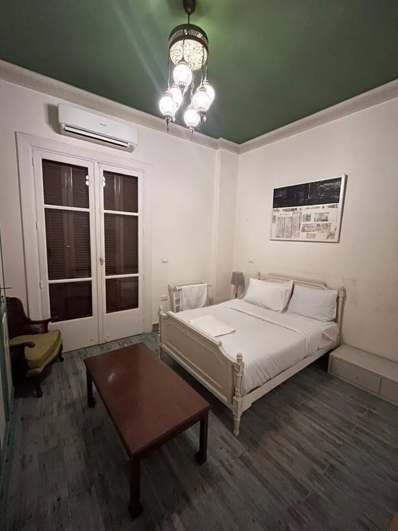 Green Ceilings & Lantern Light — 1-Bedroom, Zamalek, photo 4