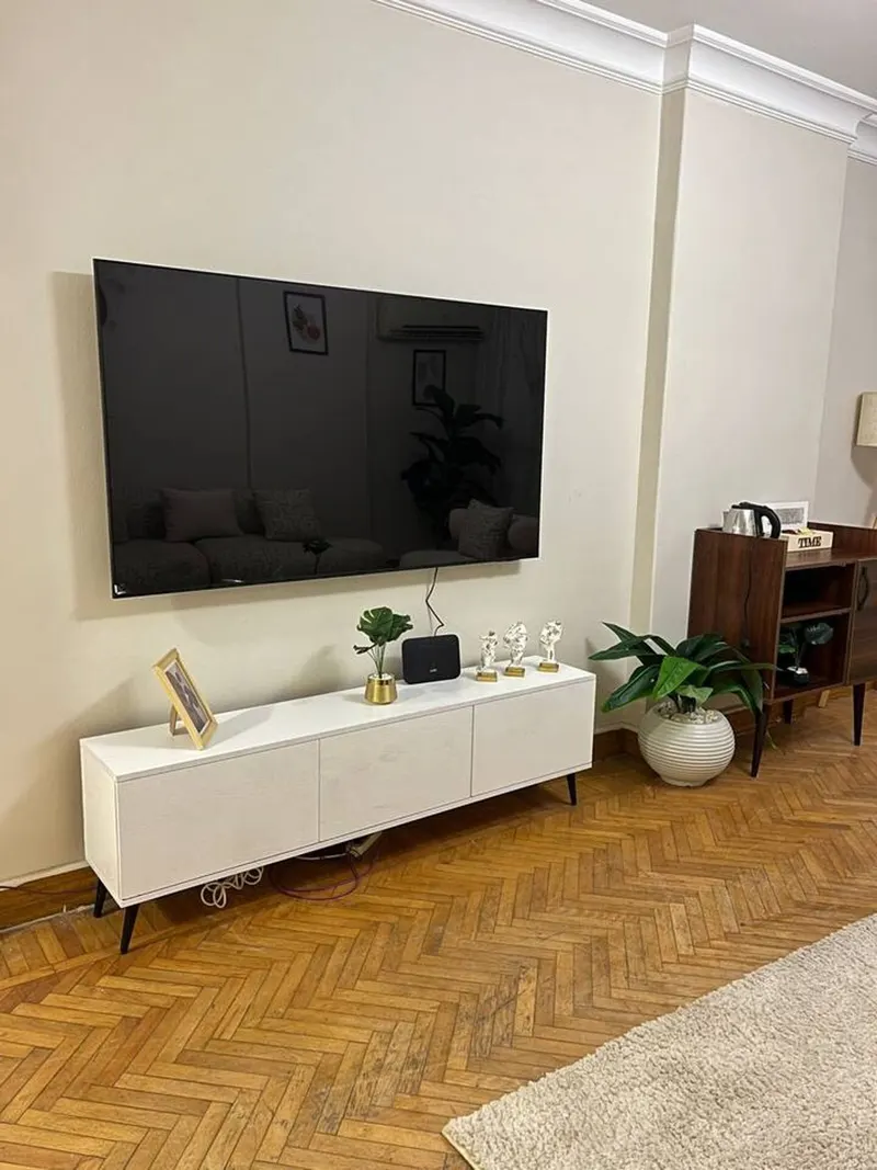 Classic Parquet Home with Corner Bath — 3-Bedroom, Zamalek, photo 2
