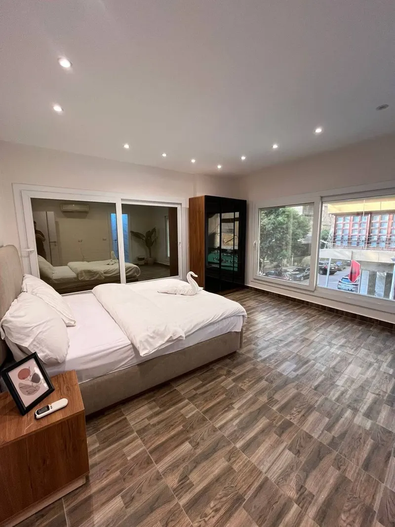 Sage Lounge & Corner Windows — 2-Bedroom, Zamalek (GW2), photo 3