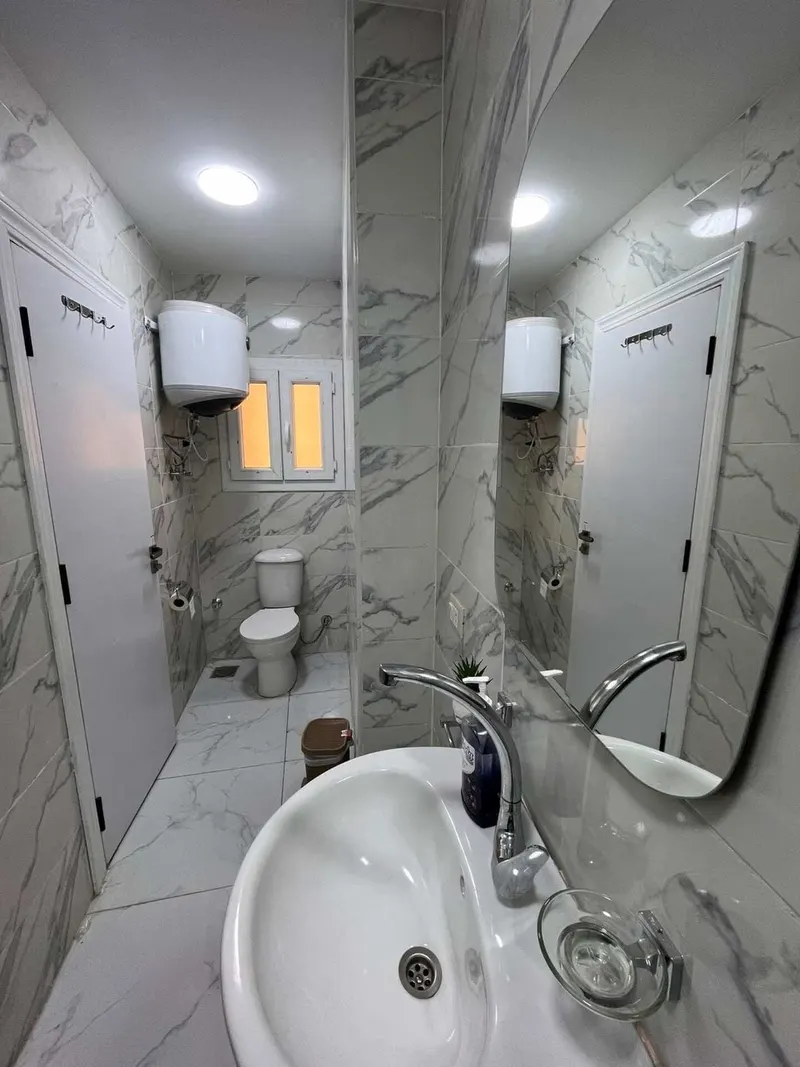 Sage Lounge & Corner Windows — 2-Bedroom, Zamalek (GW2), photo 5